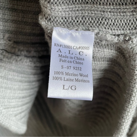 A.L.C. 100% Merino Wool Sweater (L) Gray - Picture 4 of 6